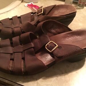 Patagonia Leather mules sz 9.5